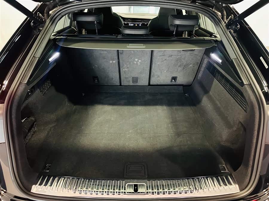 Audi Q8 55 TFSI Premium Dynamic