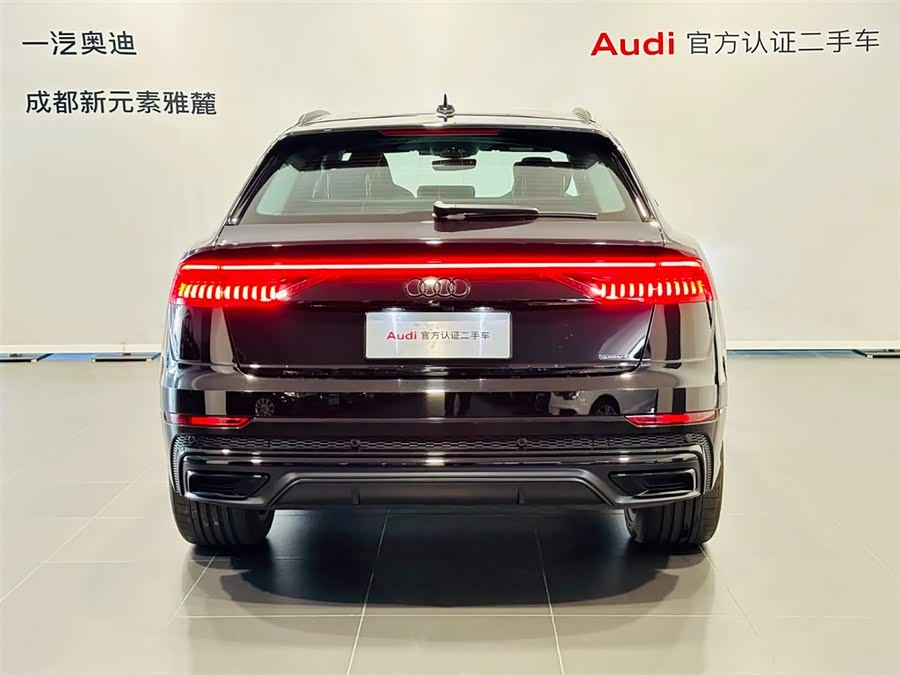 Audi Q8 55 TFSI Premium Dynamic