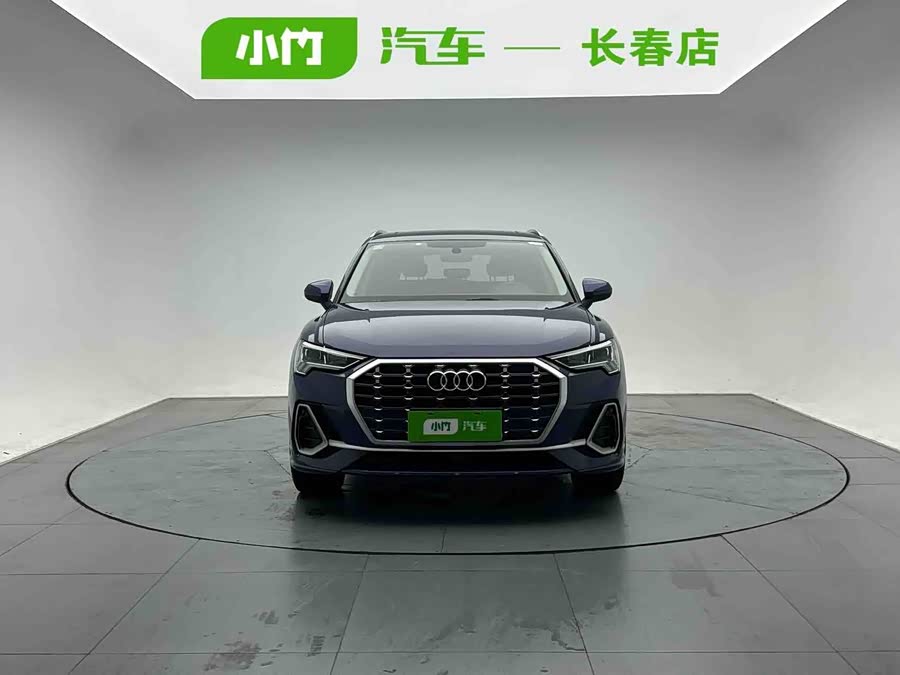 Audi Q3 35 TFSI Fashion Zhiya