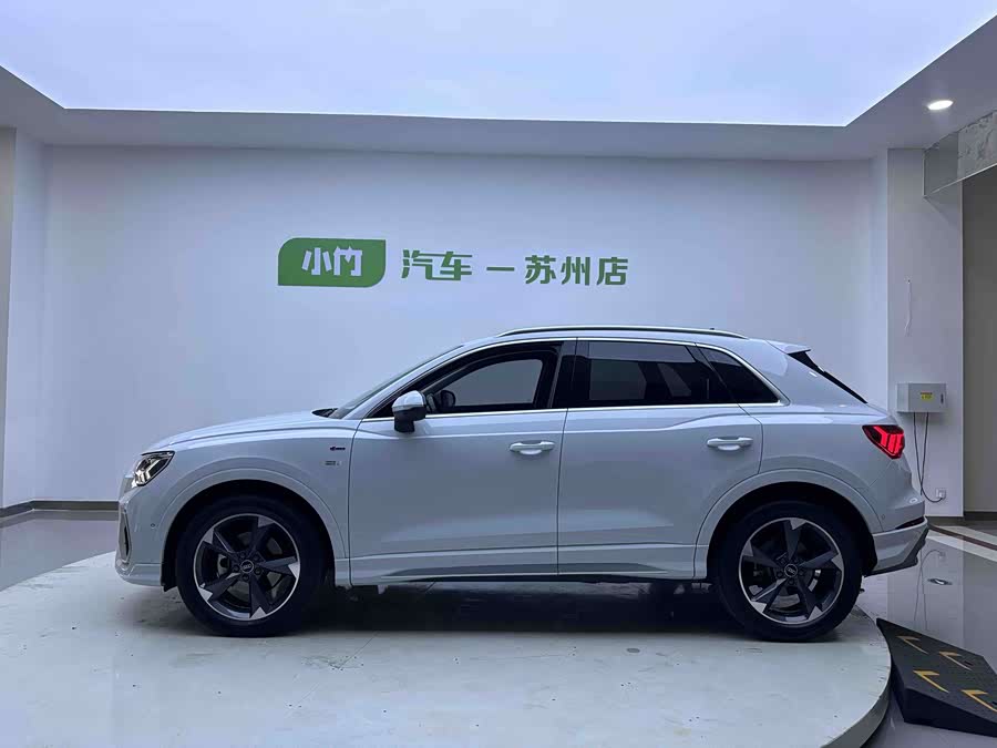Audi Q3 35 TFSI Fashion Zhiya