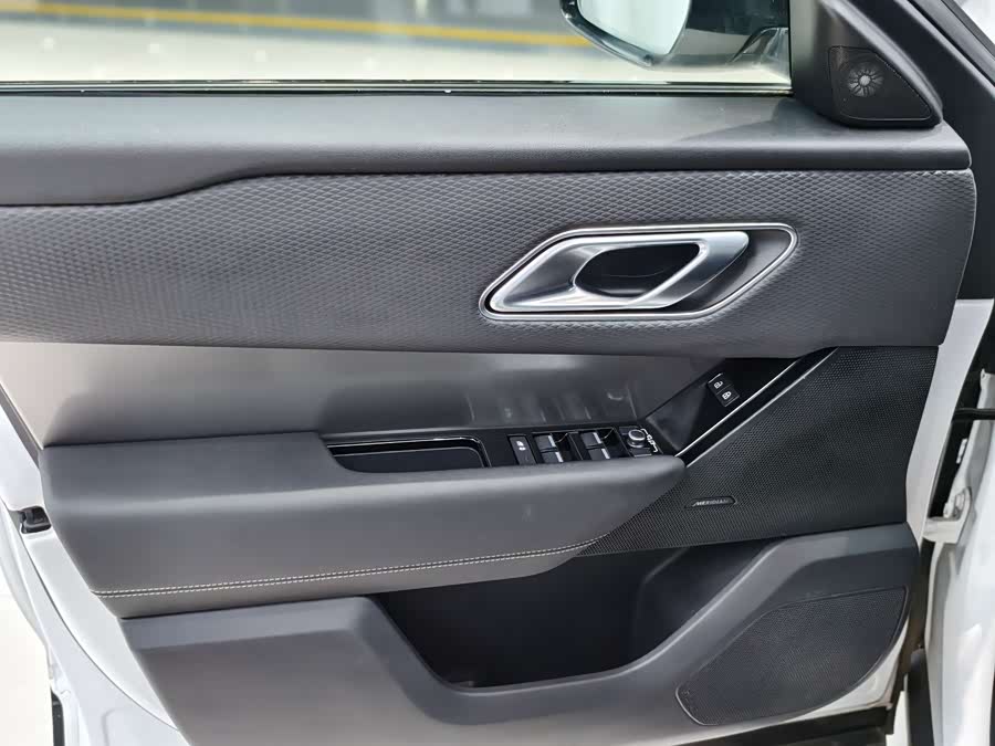 Land Rover Velar Dynamic SE