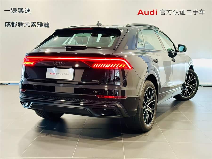 Audi Q8 55 TFSI Premium Dynamic