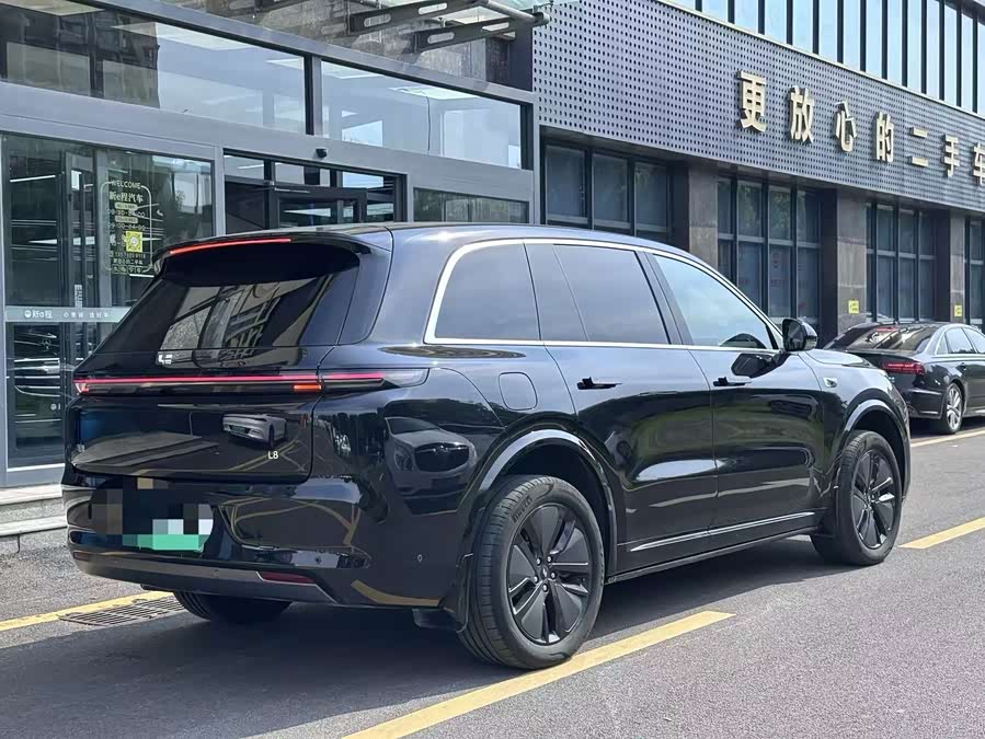 Li Auto L8