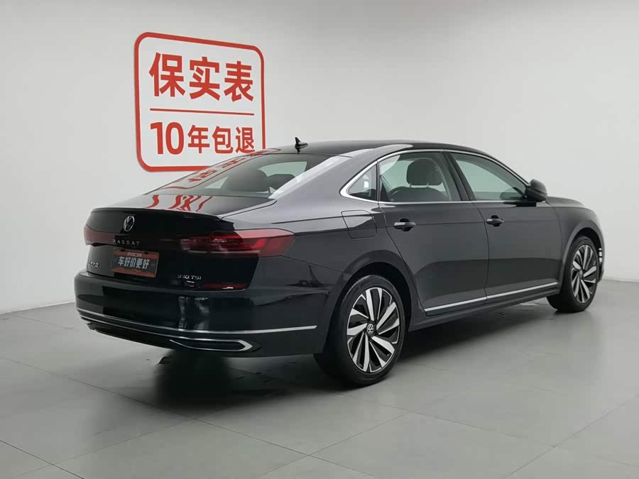Volkswagen Passat 2025 Outstanding Edition