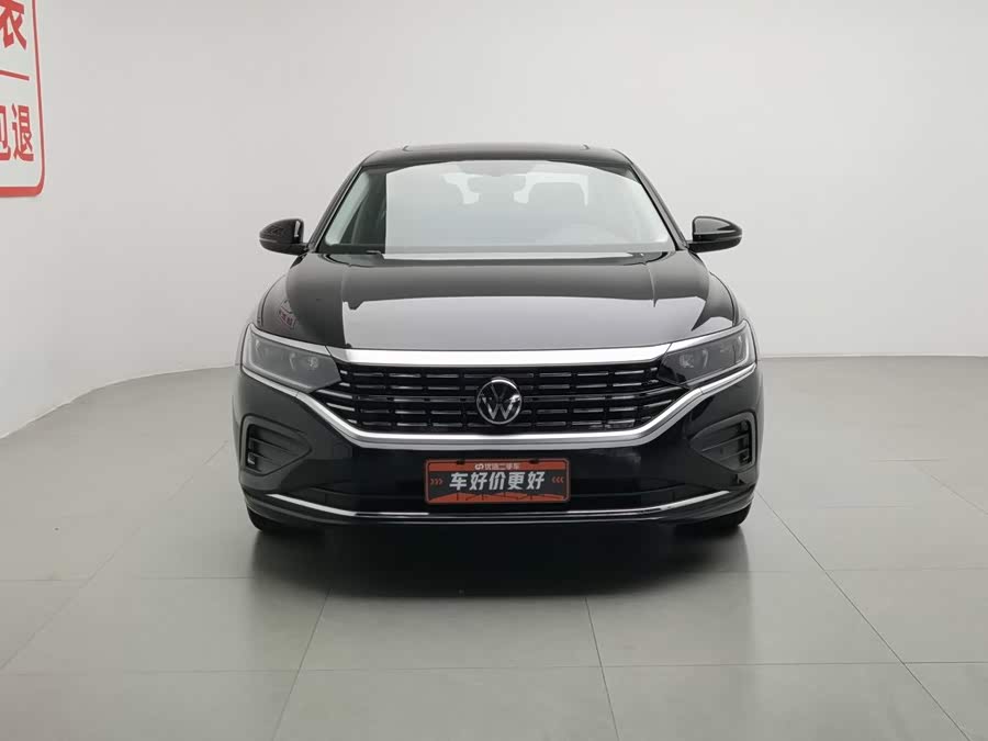 Volkswagen Passat 2025 Outstanding Edition
