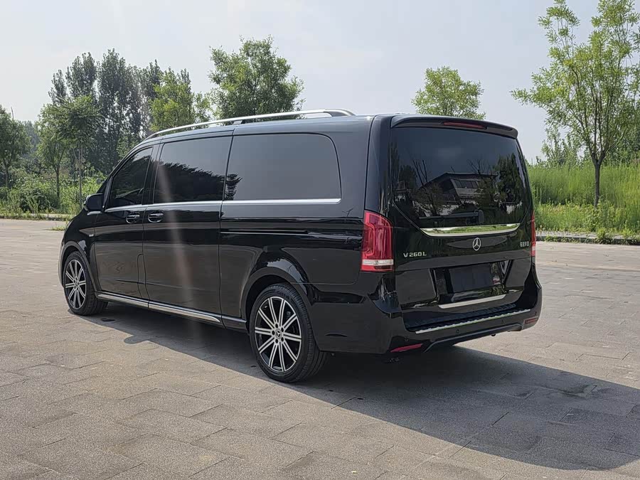 Mercedes-Benz V-Class 2022 V 260 L Long Wheelbase Premium