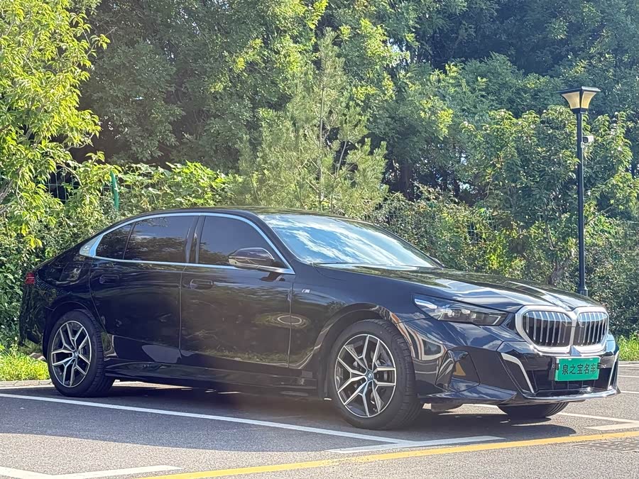 BMW i5 eDrive35L Premium M Sport Package