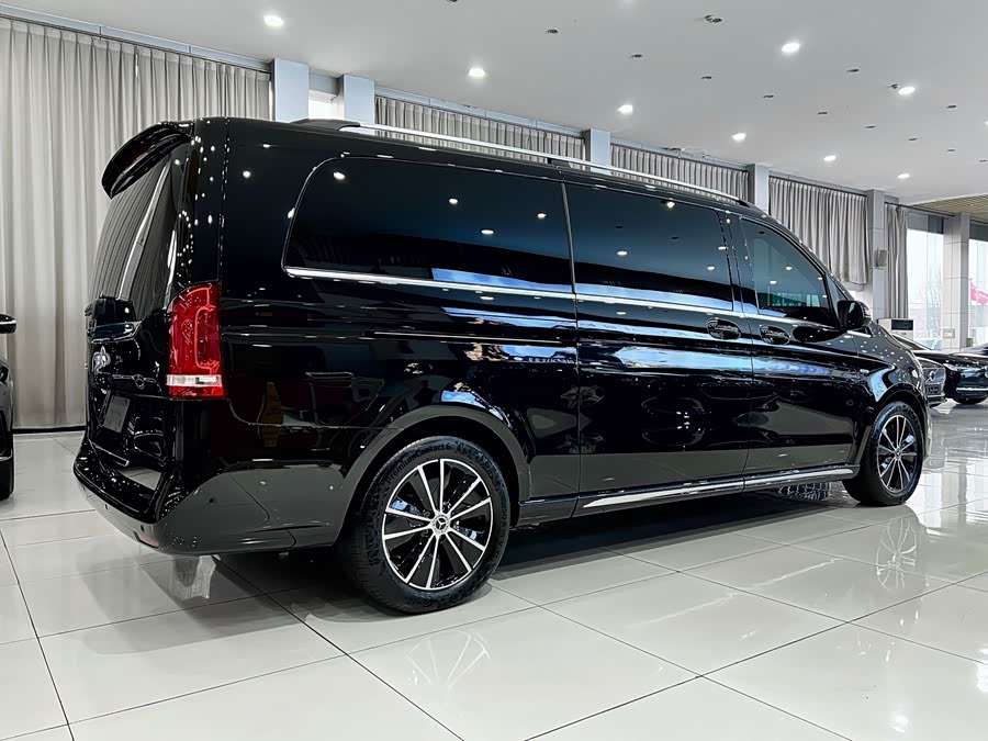 Mercedes-Benz V-Class 2022 V 260 L Long Wheelbase Premium