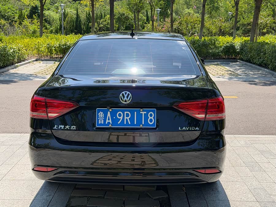 Volkswagen Lavida 1.5 AT Fashion