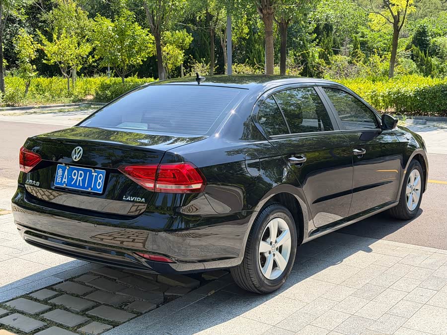 Volkswagen Lavida 1.5 AT Fashion
