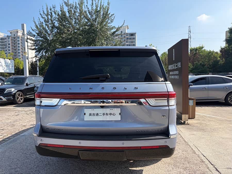 Lincoln Navigator