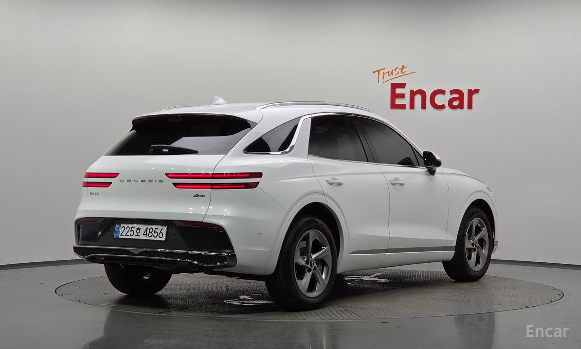 Genesis GV70 2025