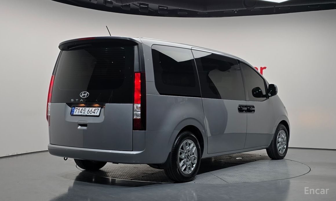 Hyundai Staria 2025