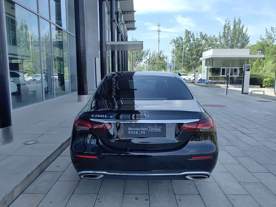 Mercedes-Benz E-Class E 260 L