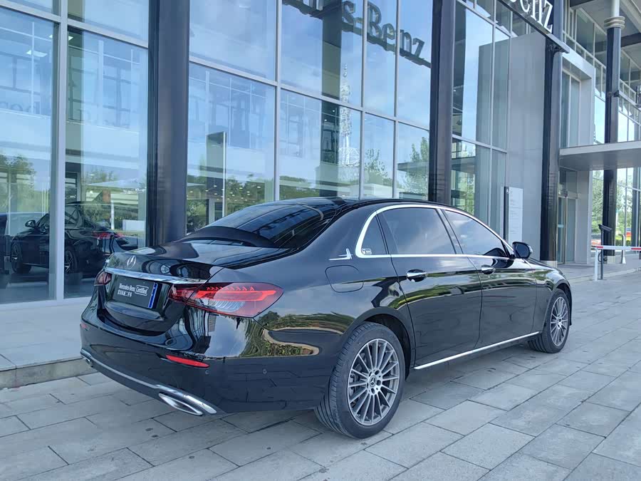 Mercedes-Benz E-Class E 260 L
