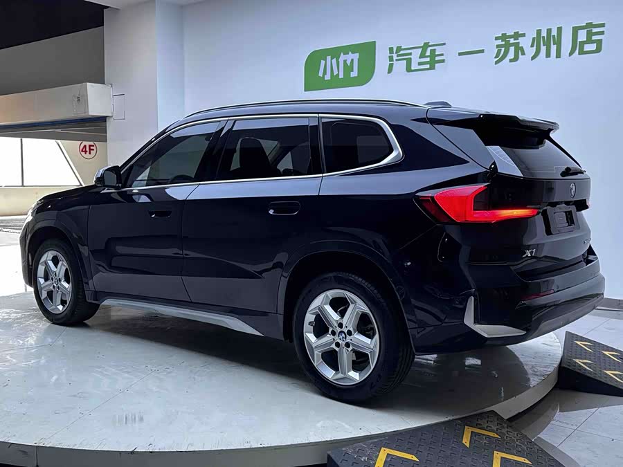 BMW X1 s Drive25Li Leading