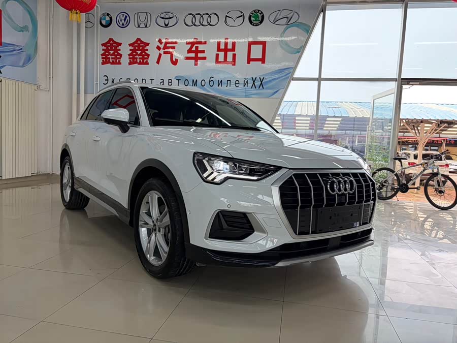 Audi Q3 35 TFSI Fashion Dynamic (1.4T)