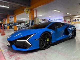 Lamborghini Revuelto