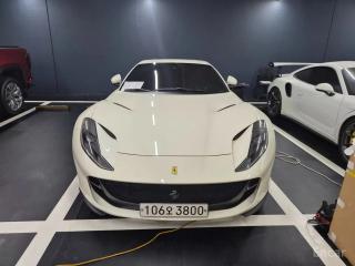 Ferrari 812