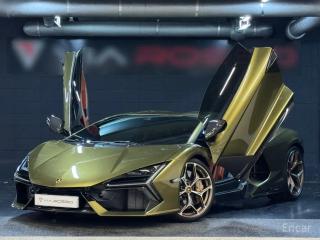 Lamborghini Revuelto