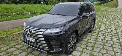 Lexus LX
