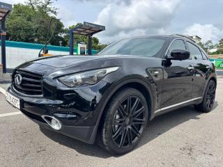 Infiniti QX70